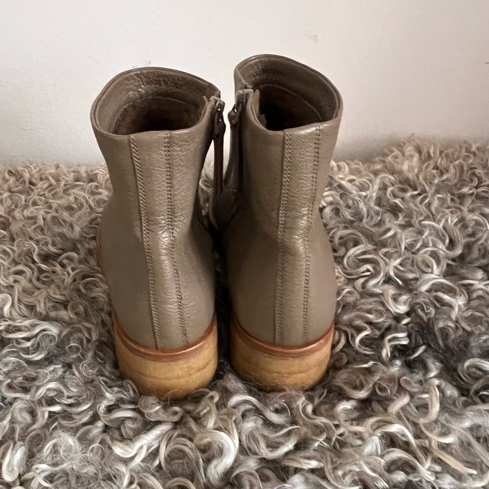 $1480 THE ROW Boris boot bootie moonstone taupe grained goatskin 38 7-7.5 - Picture 10 of 14